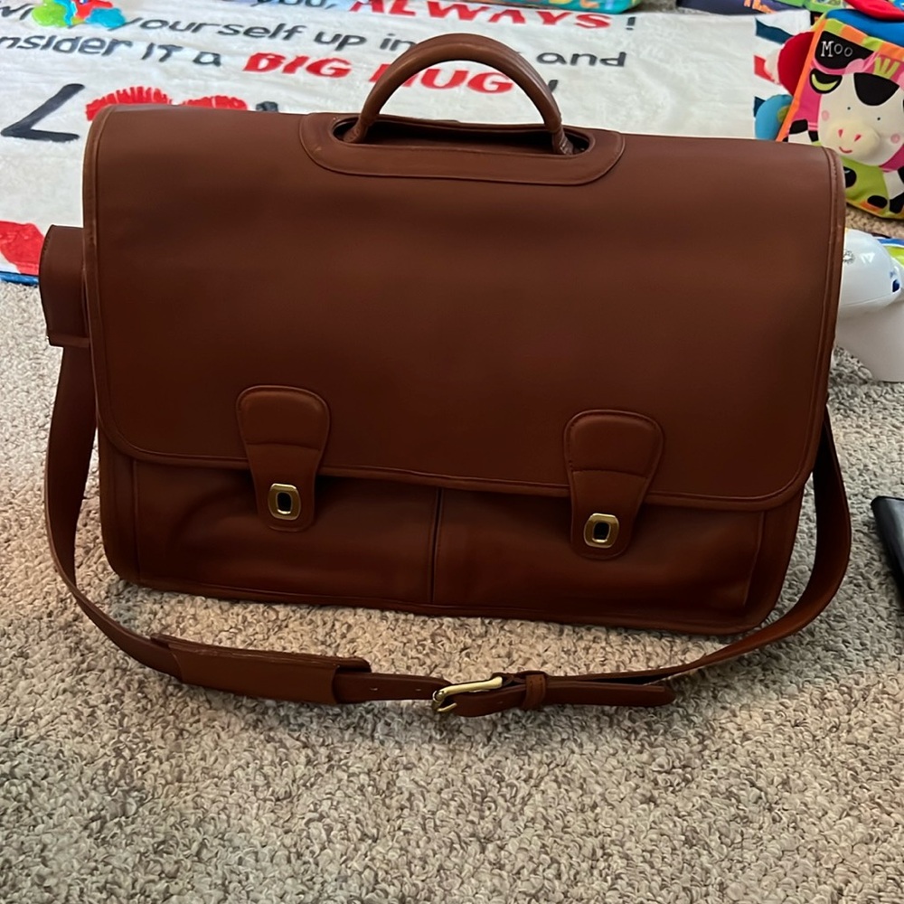 Brown coach laptop case great condition!! Used 4 times.